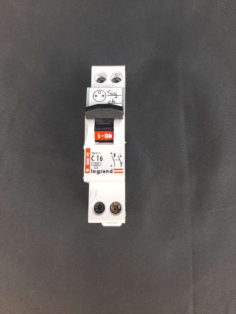 Disjoncteur modulaire Phase/neutre courbe C