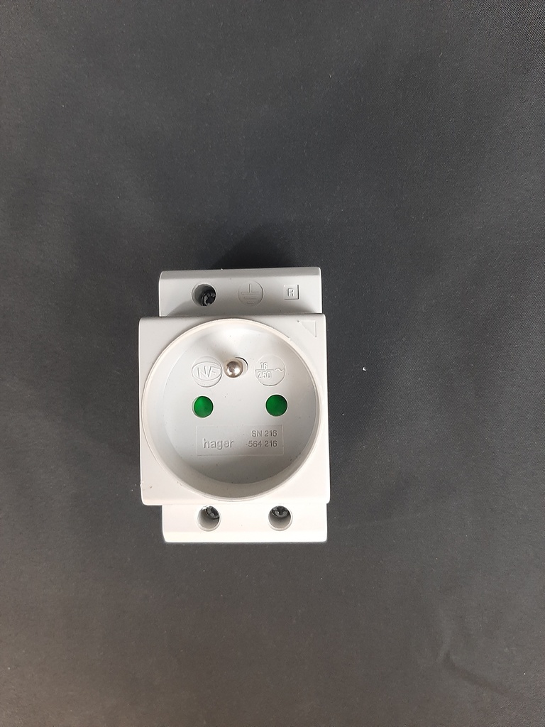 PRISE DE COURANT MODULAIRE 2P+ T 10 - 16A