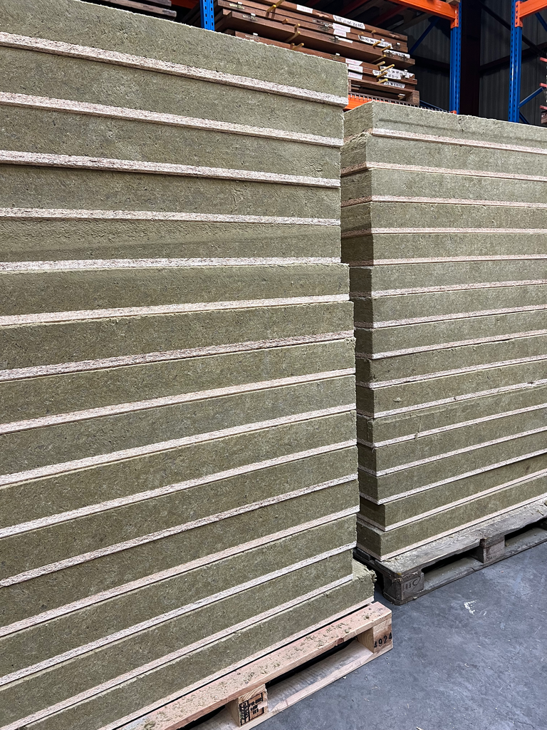 PANNEAU ISOLANT FIBRE DE BOIS ET DALLES DE LAINE DE ROCHE