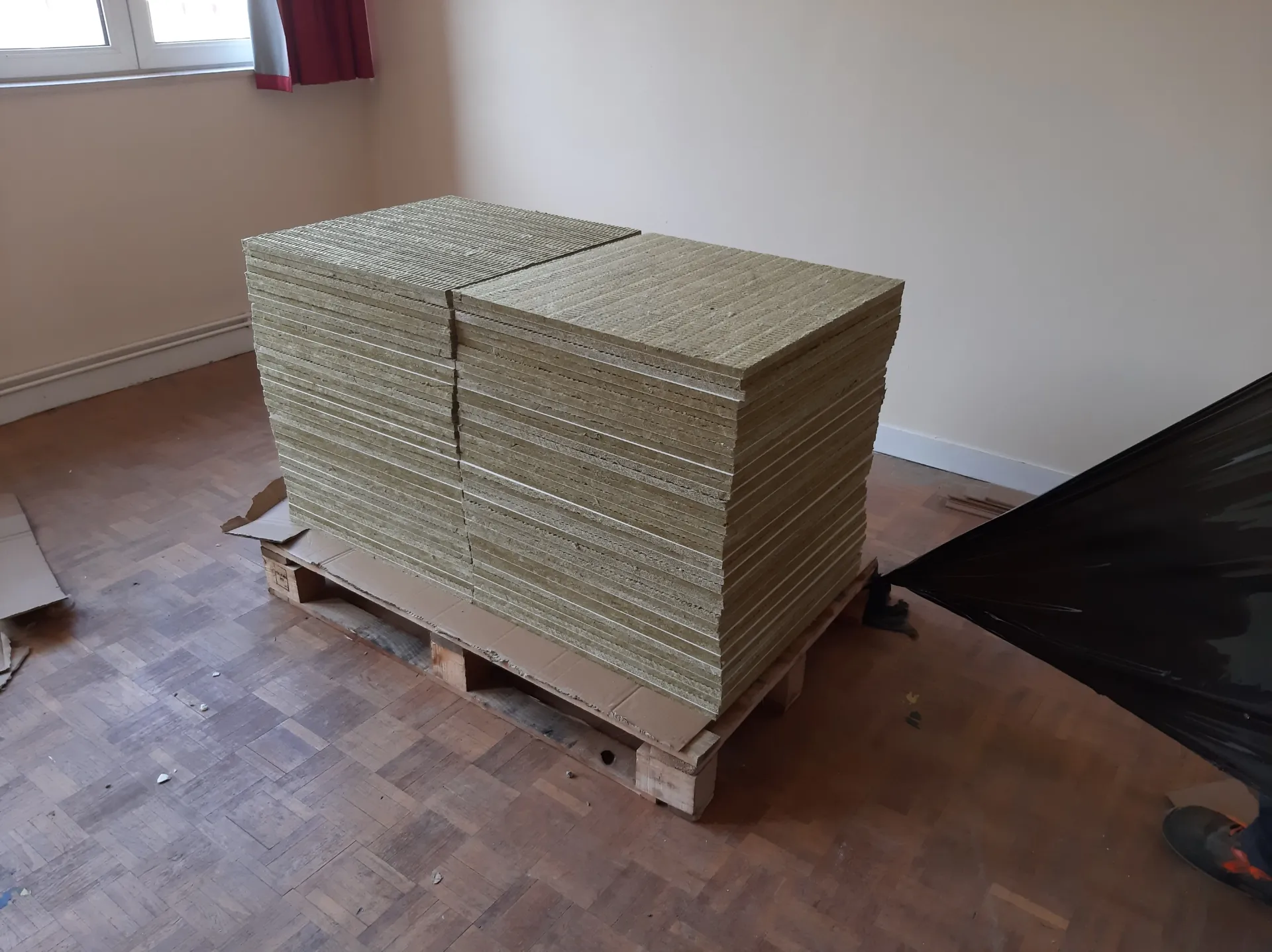 Dalle faux-plafond 60 x 60 (Laine de roche rigide 16 mm)