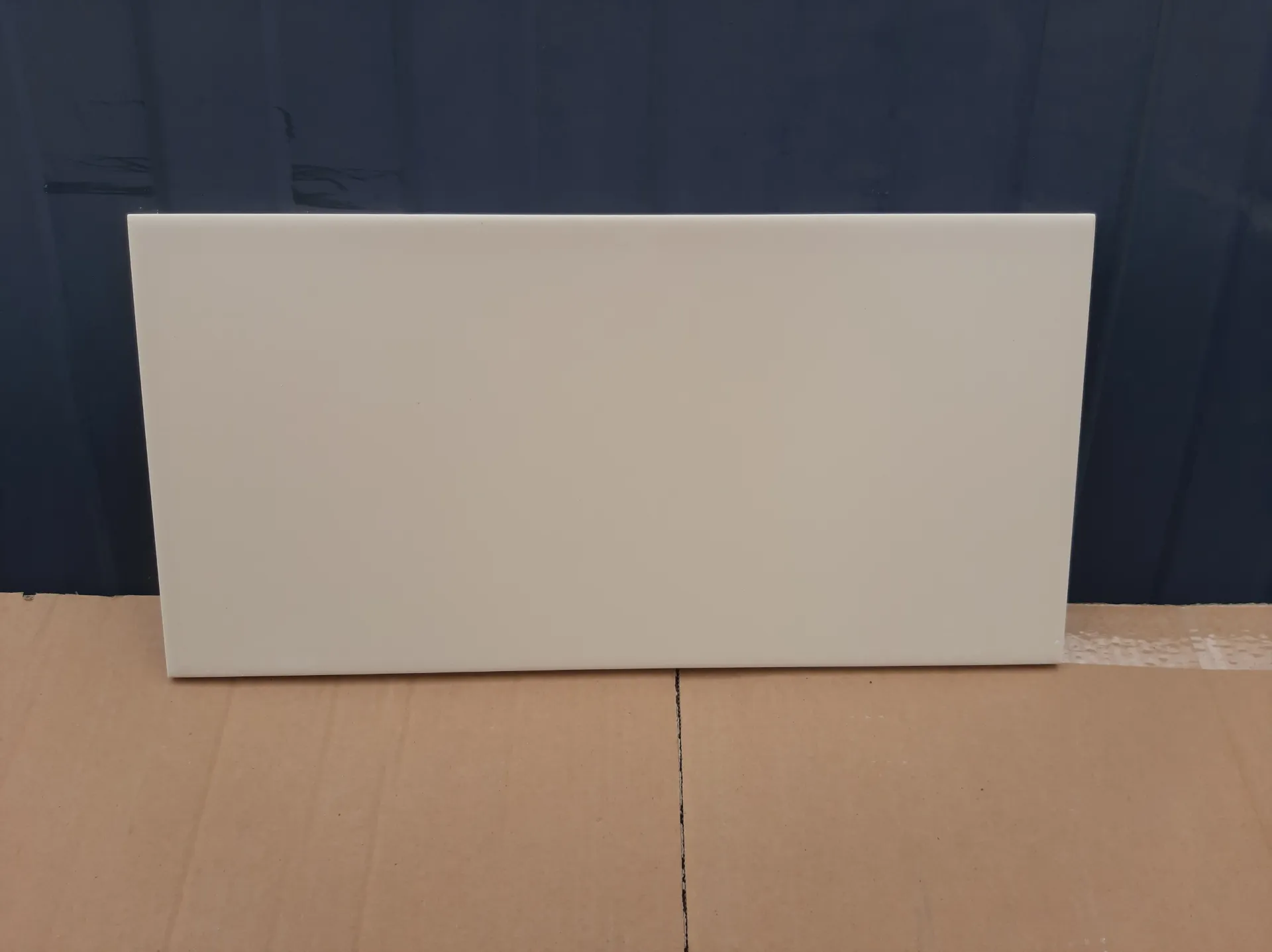 Plaque de faïence rectangulaire 20 x 40 cm - Beige mat