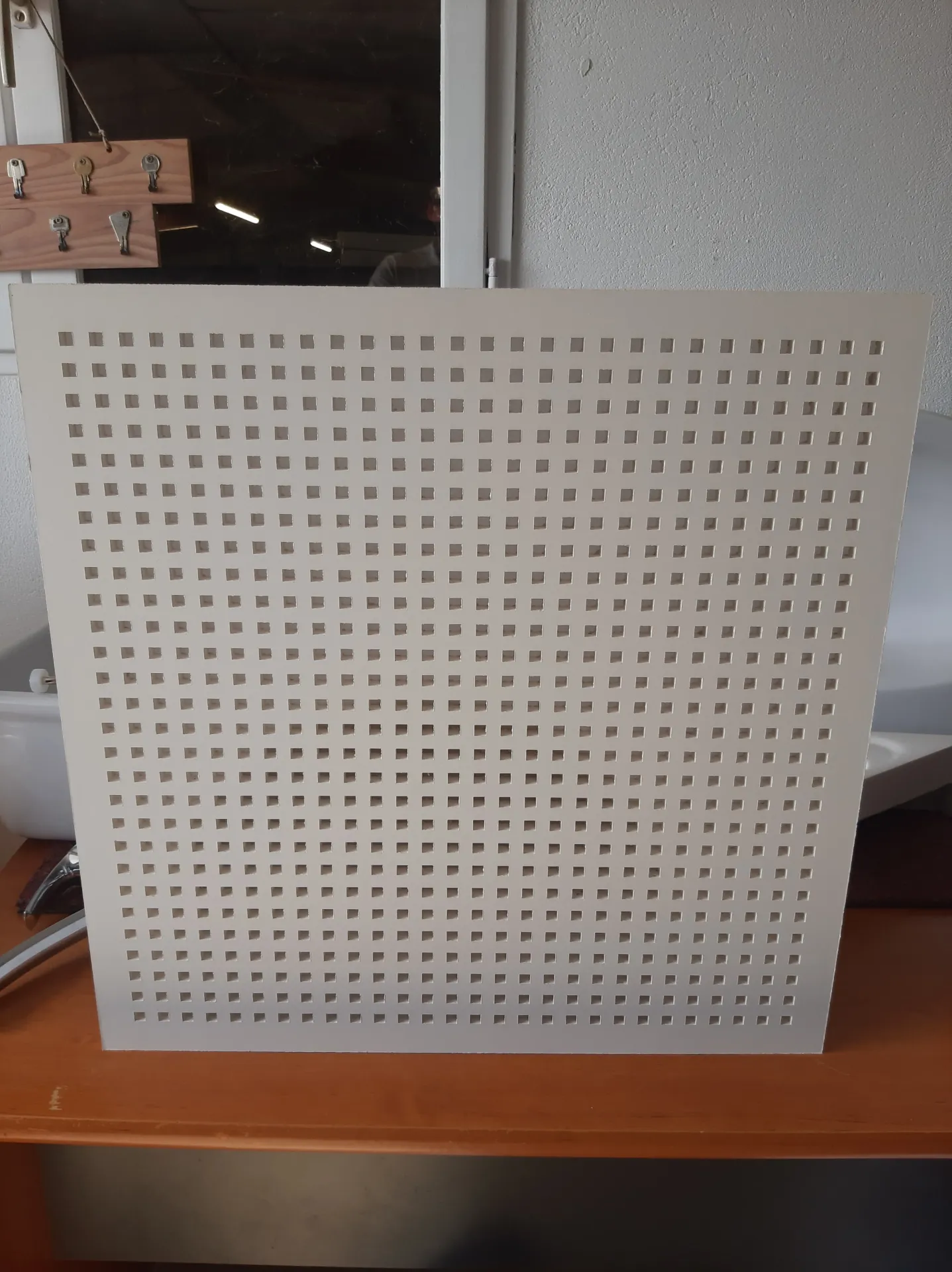 Dalle faux-plafond plâtre perforée 600 x 600